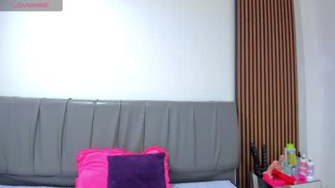 Isabella online show from July 21, 2026, 12:51 pm