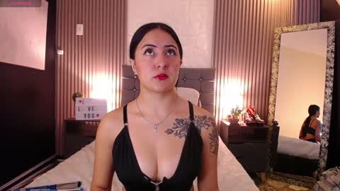 Snapshot of iisabella_smith_ chatting on December 2, 2024, 1:24 pm Isa online show from December 2, 2024, 1:24 pm