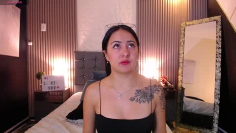 Snapshot of iisabella_smith_ chatting on December 9, 2024, 1:34 pm Isa online show from December 9, 2024, 1:34 pm