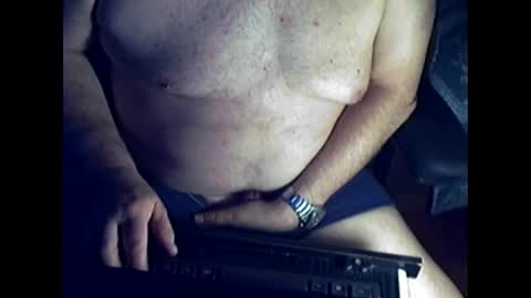 ikissuuuu online show from October 15, 2025, 3:01 pm