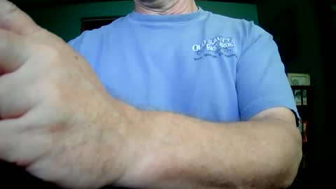 Snapshot of il_undercover chatting on May 24, 2026, 11:37 am il_undercover online show from May 24, 2026, 11:37 am