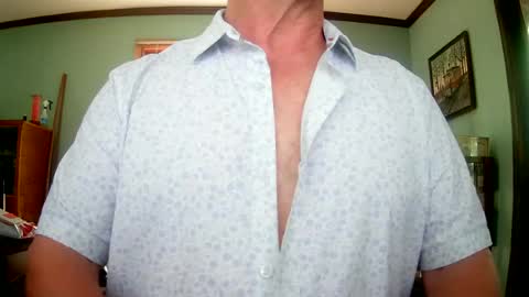 Snapshot of il_undercover chatting on June 18, 2026, 4:55 pm il_undercover online show from June 18, 2026, 4:55 pm
