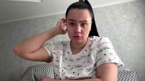 Snapshot of ileanapomponi chatting on March 16, 2026, 7:12 am Val online show from March 16, 2026, 7:12 am