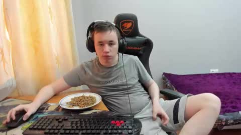 iliaskris online show from December 18, 2025, 7:36 am