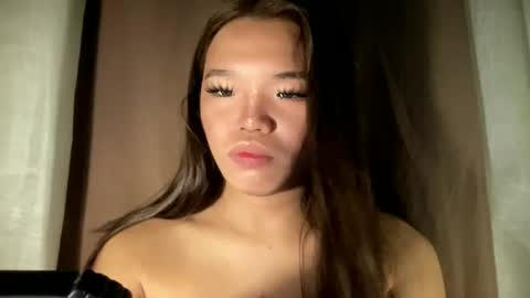 QUEEN KATH online show from December 14, 2025, 1:44 am