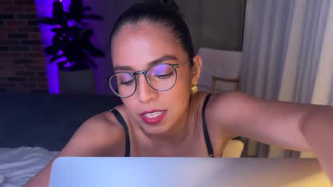 Kloe online show from February 2, 2025, 2:06 am