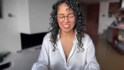 Kloe online show from January 13, 2026, 7:41 pm