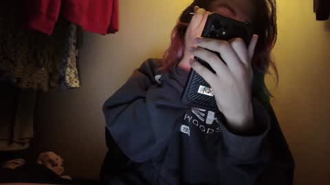 Snapshot of illlypad_lilac chatting on June 25, 2026, 3:17 am Lilly online show from June 25, 2026, 3:17 am