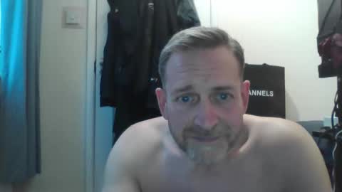 ilove2show71 online show from October 31, 2025, 4:19 pm