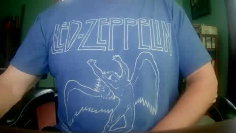 ilundercover2 online show from April 3, 2026, 12:14 pm