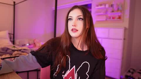 Snapshot of iluvemmeline chatting on March 3, 2026, 10:43 am iluvemmeline online show from March 3, 2026, 10:43 am