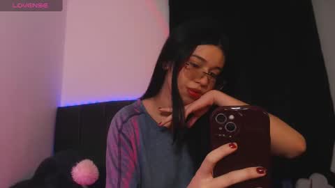 Snapshot of ily_bea chatting on January 21, 2025, 1:50 am Ily Bea online show from January 21, 2025, 1:50 am