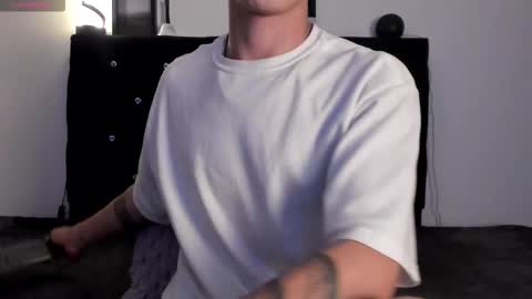 Snapshot of im__thomas chatting on September 26, 2025, 5:00 am IM THOMAS online show from September 26, 2025, 5:00 am