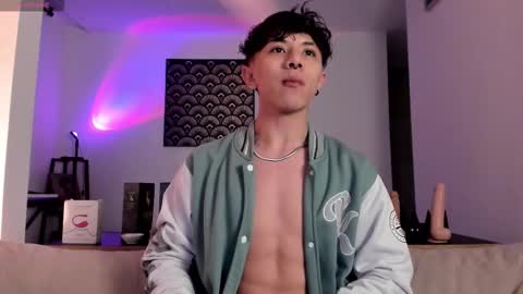 Snapshot of im__thomas chatting on November 13, 2025, 7:18 am IM THOMAS online show from November 13, 2025, 7:18 am