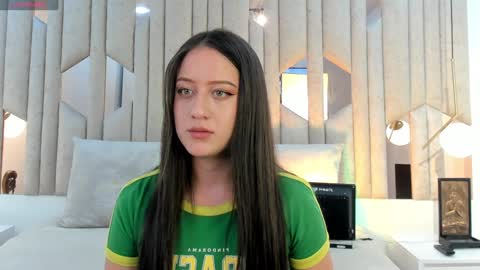 Snapshot of im_caro chatting on December 11, 2024, 8:04 am Caro online show from December 11, 2024, 8:04 am