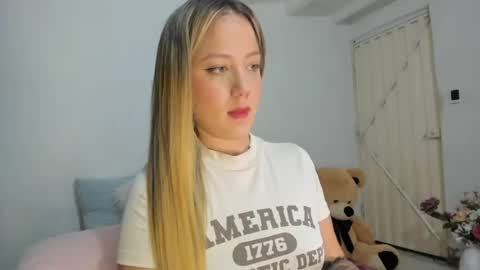 Snapshot of im_caro chatting on June 22, 2026, 3:36 am Caro online show from June 22, 2026, 3:36 am