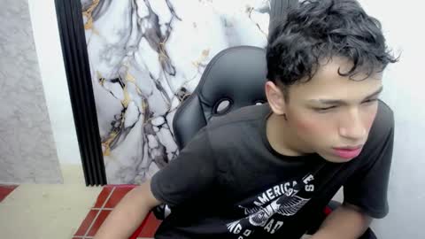 Snapshot of im_david01 chatting on December 17, 2025, 12:55 pm im_david01 online show from December 17, 2025, 12:55 pm