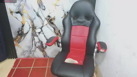 Snapshot of im_david01 chatting on January 6, 2026, 2:32 pm im_david01 online show from January 6, 2026, 2:32 pm