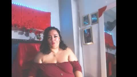 Snapshot of im_helenn_ chatting on January 2, 2025, 8:13 pm Hellen online show from January 2, 2025, 8:13 pm