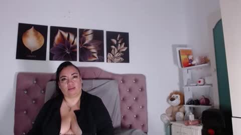 Snapshot of im_helenn_ chatting on October 9, 2025, 8:18 pm Hellen online show from October 9, 2025, 8:18 pm