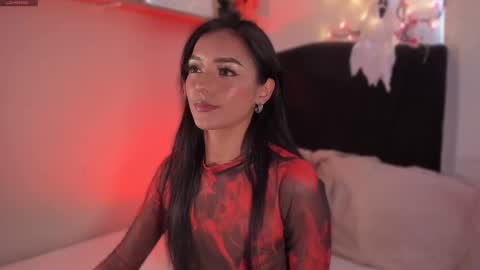 Snapshot of im_isabellaa chatting on October 28, 2025, 9:17 pm Isa online show from October 28, 2025, 9:17 pm