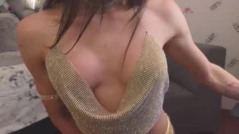 Jessica Cherry Cerise  online show from November 23, 2025, 6:24 am