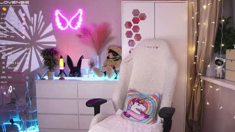 Snapshot of im_kristina chatting on February 12, 2025, 1:09 am Kris online show from February 12, 2025, 1:09 am