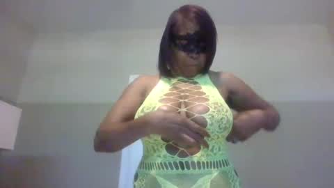 Snapshot of im_laa30z chatting on May 17, 2026, 12:12 pm weet exy Cougar online show from May 17, 2026, 12:12 pm