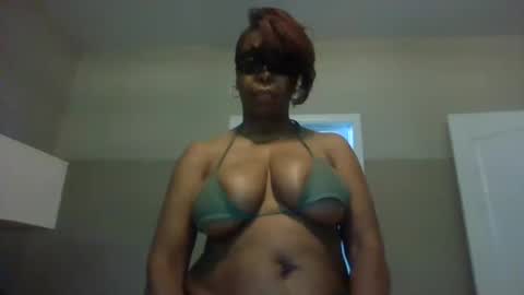 Snapshot of im_laa30z chatting on June 10, 2026, 1:43 pm weet exy Cougar online show from June 10, 2026, 1:43 pm
