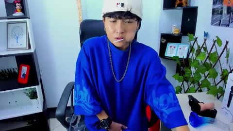 Snapshot of im_mathias chatting on October 15, 2025, 3:17 am mathias online show from October 15, 2025, 3:17 am