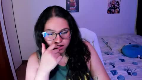 mei mei uwu online show from December 19, 2025, 3:02 am