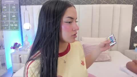 Snapshot of im_miadoll chatting on May 23, 2026, 4:22 pm im_miadoll online show from May 23, 2026, 4:22 pm
