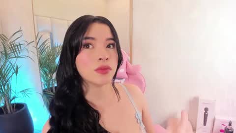 Snapshot of im_nika_ chatting on June 22, 2026, 12:35 pm Nika online show from June 22, 2026, 12:35 pm