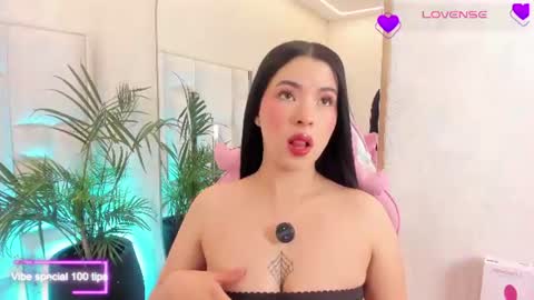 Snapshot of im_nika_ chatting on August 5, 2026, 1:03 pm Nika online show from August 5, 2026, 1:03 pm