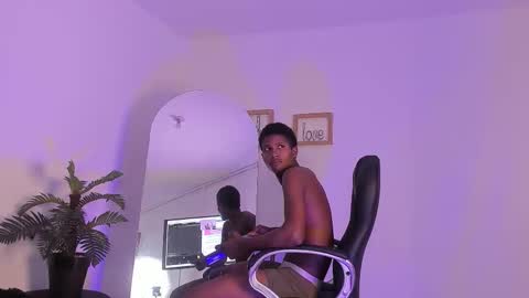 Snapshot of im_oleider chatting on February 19, 2026, 4:19 am oleider dont forget your thumbs up online show from February 19, 2026, 4:19 am