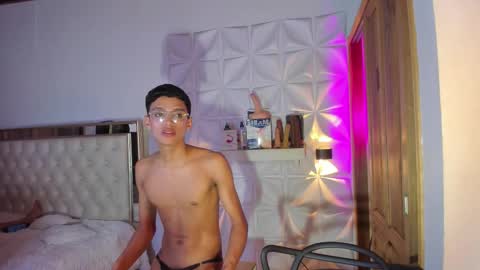 im_sebaslopez online show from December 15, 2025, 11:36 am