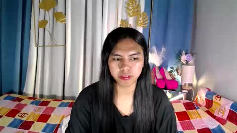 Snapshot of im_ur_girl_demure chatting on June 11, 2026, 12:32 am kyline online show from June 11, 2026, 12:32 am