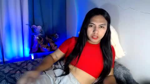Snapshot of im_ur_girl_demure chatting on June 24, 2026, 10:58 am kyline online show from June 24, 2026, 10:58 am
