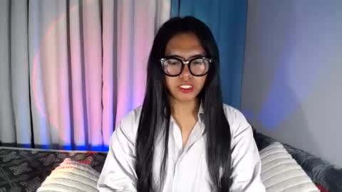 Snapshot of im_ur_girl_demure chatting on July 18, 2026, 9:24 am kyline online show from July 18, 2026, 9:24 am