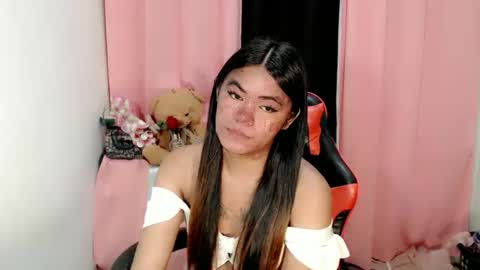 Snapshot of im_yourfairyannaxx chatting on November 11, 2025, 2:17 pm im_yourfairyannaxx online show from November 11, 2025, 2:17 pm