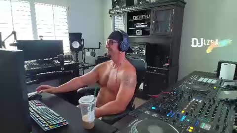 Snapshot of imdjazra chatting on June 9, 2026, 10:54 pm DJ Azra online show from June 9, 2026, 10:54 pm