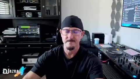 Snapshot of imdjazra chatting on June 25, 2026, 9:52 pm DJ Azra online show from June 25, 2026, 9:52 pm