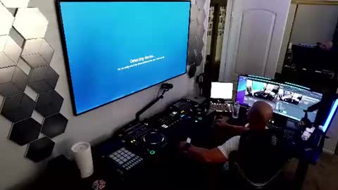 Snapshot of imdjazra chatting on July 30, 2026, 7:02 pm DJ Azra online show from July 30, 2026, 7:02 pm