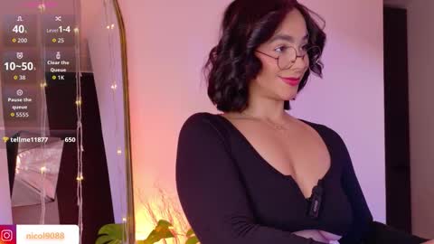 Leana online show from December 18, 2025, 10:27 pm