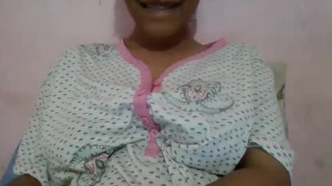 Snapshot of imlovelyrose chatting on December 25, 2024, 1:53 am ROSE online show from December 25, 2024, 1:53 am