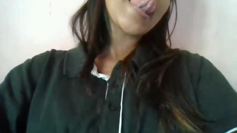 Snapshot of imlovelyrose chatting on January 7, 2025, 4:50 am ROSE online show from January 7, 2025, 4:50 am