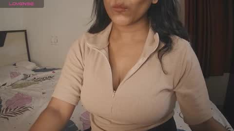 Snapshot of imlovelyrose chatting on September 28, 2025, 12:21 pm ROSE online show from September 28, 2025, 12:21 pm