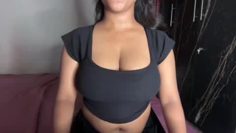 Snapshot of imlovelyrose chatting on June 17, 2026, 10:50 am ROSE online show from June 17, 2026, 10:50 am