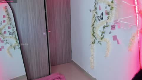 mia ---------  COL TIME online show from December 17, 2024, 11:27 pm