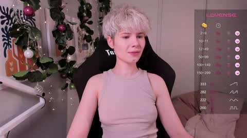 Snapshot of imnotmia chatting on December 5, 2024, 5:50 pm Mia online show from December 5, 2024, 5:50 pm